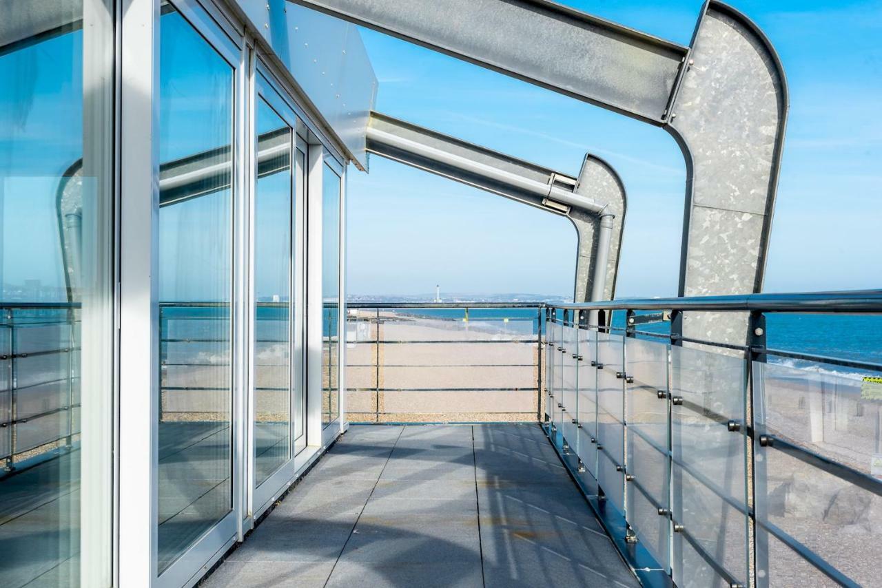 Amazing Beach Apartment Лансинг Екстериор снимка